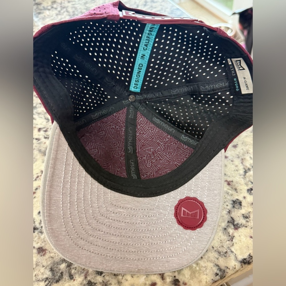 Melin Hat A-GAME hydro size small - Picture 2 of 3